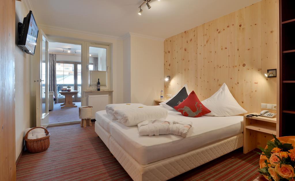 Wohlfuehlhotel Schiestl Fuegen Luaran gambar