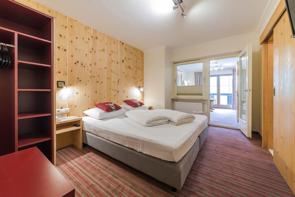 Wohlfuehlhotel Schiestl Fuegen Luaran gambar