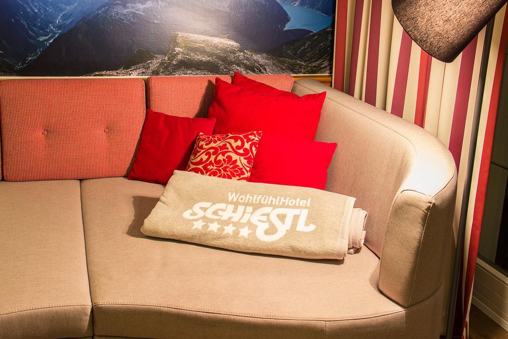 Wohlfuehlhotel Schiestl Fuegen Luaran gambar
