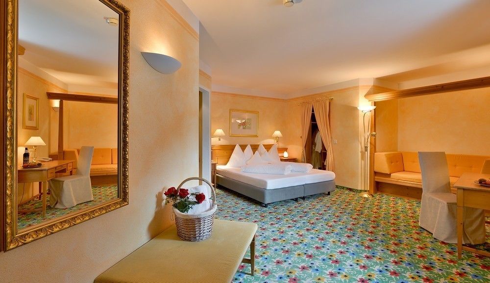 Wohlfuehlhotel Schiestl Fuegen Luaran gambar