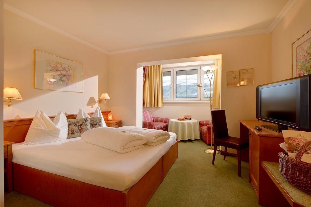 Wohlfuehlhotel Schiestl Fuegen Luaran gambar