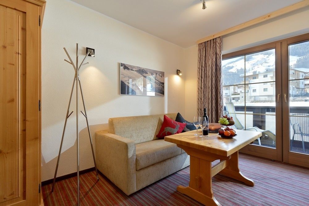 Wohlfuehlhotel Schiestl Fuegen Luaran gambar