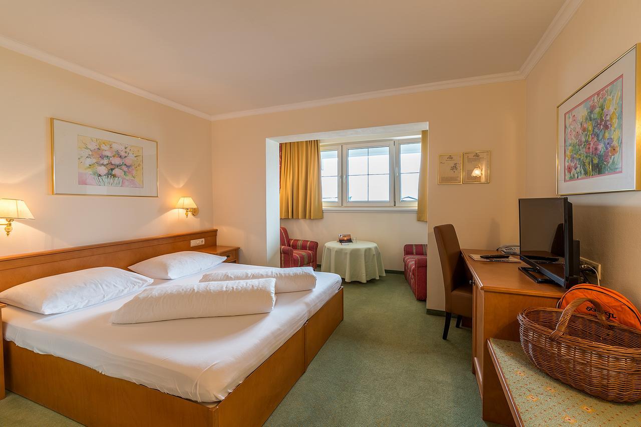 Wohlfuehlhotel Schiestl Fuegen Luaran gambar