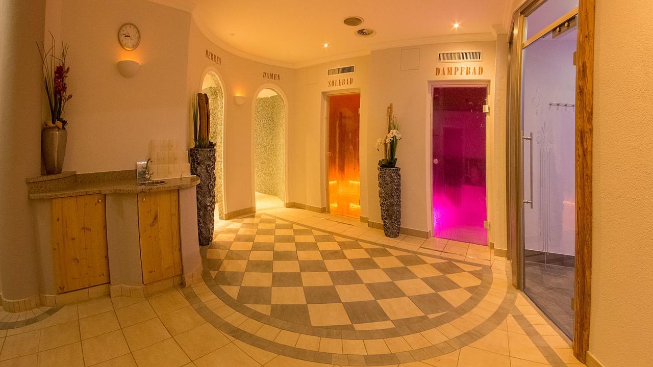 Wohlfuehlhotel Schiestl Fuegen Luaran gambar