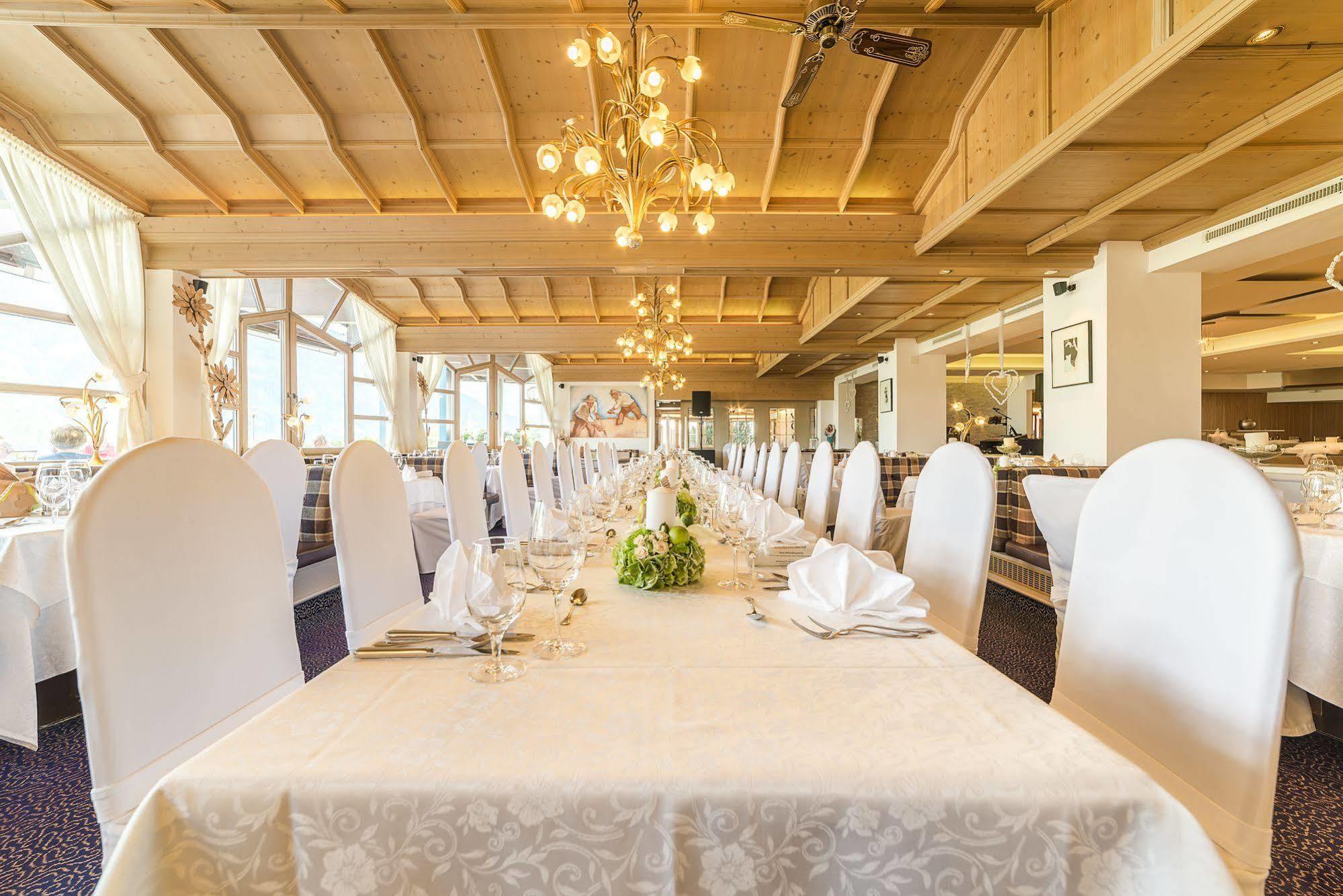 Wohlfuehlhotel Schiestl Fuegen Luaran gambar